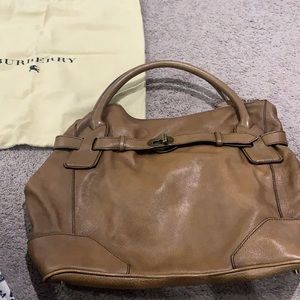 Used beautiful Burberry leather bag